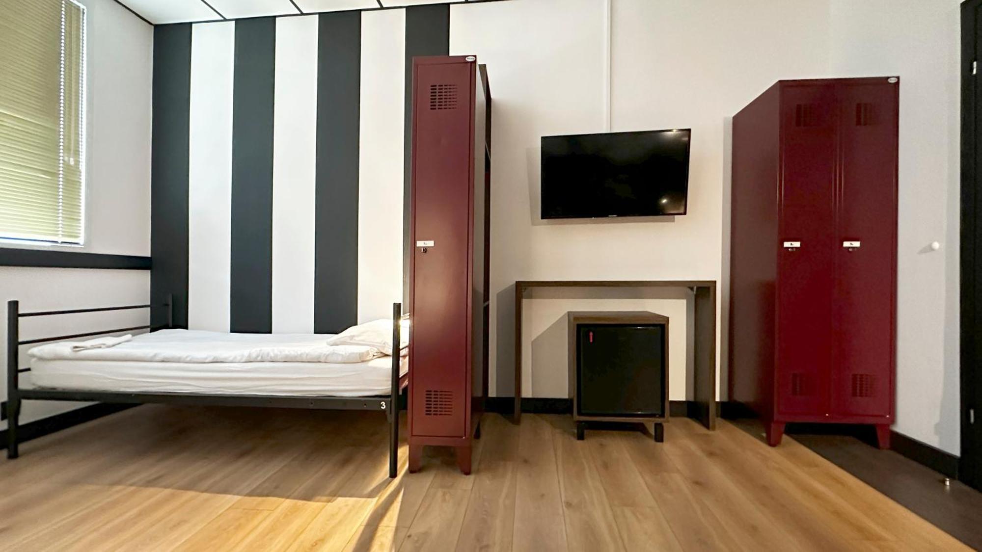 Vola Hostel Warschau Buitenkant foto