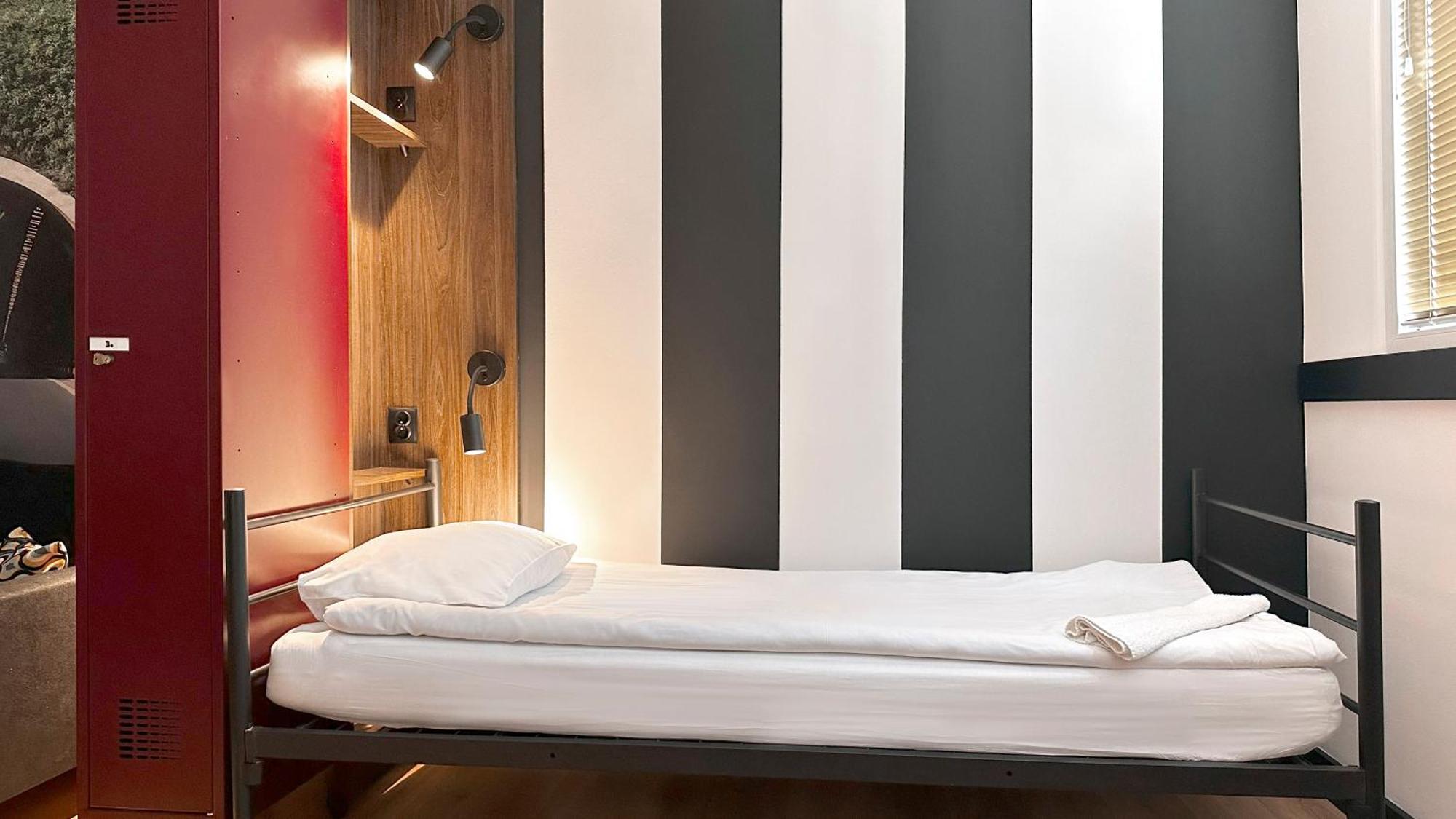Vola Hostel Warschau Buitenkant foto