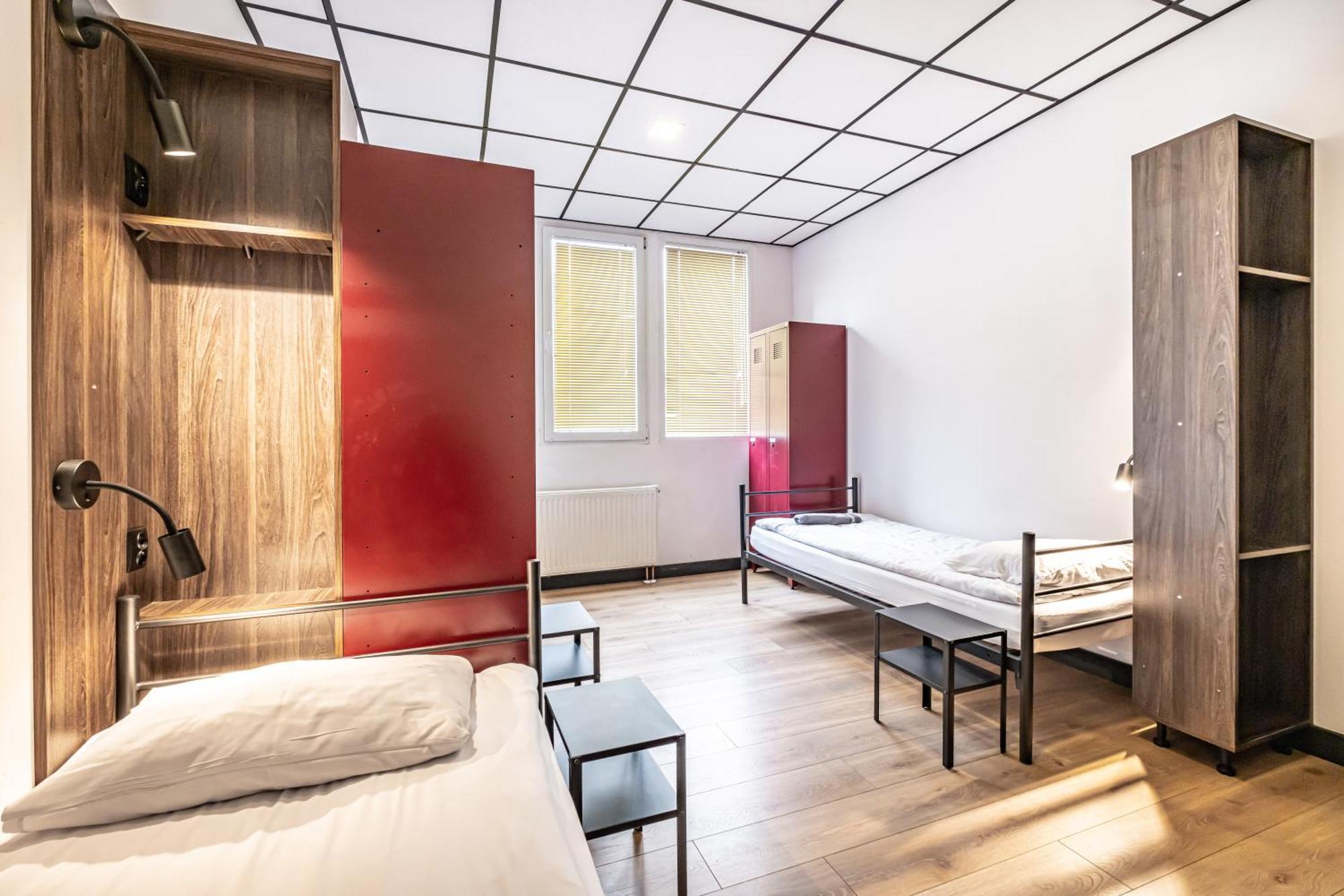 Vola Hostel Warschau Buitenkant foto