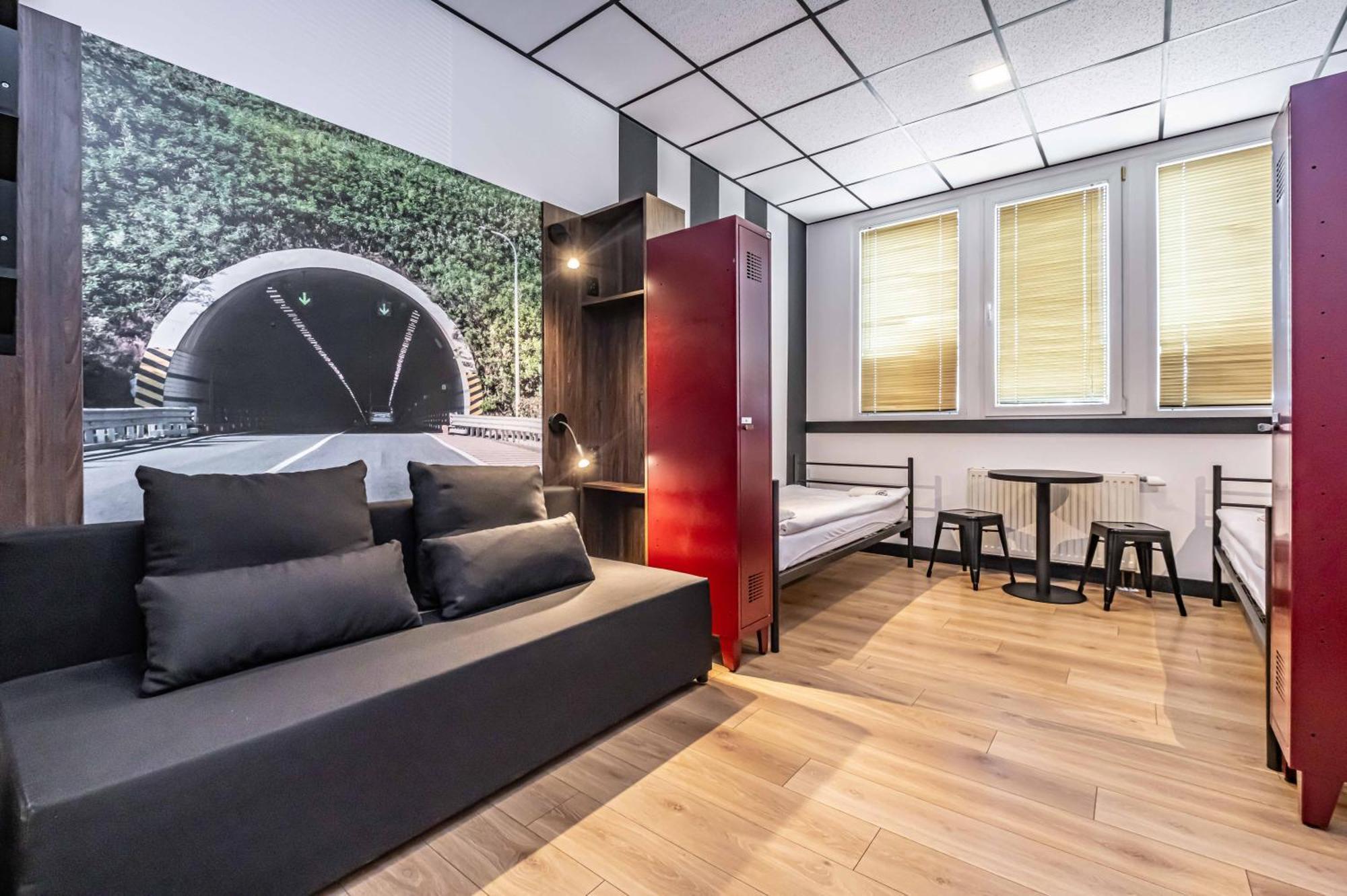 Vola Hostel Warschau Buitenkant foto