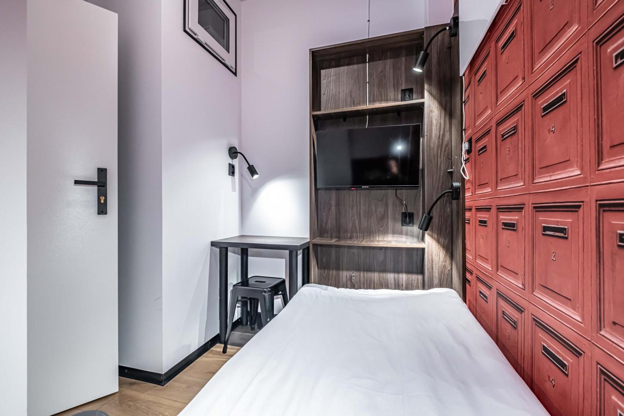 Vola Hostel Warschau Buitenkant foto