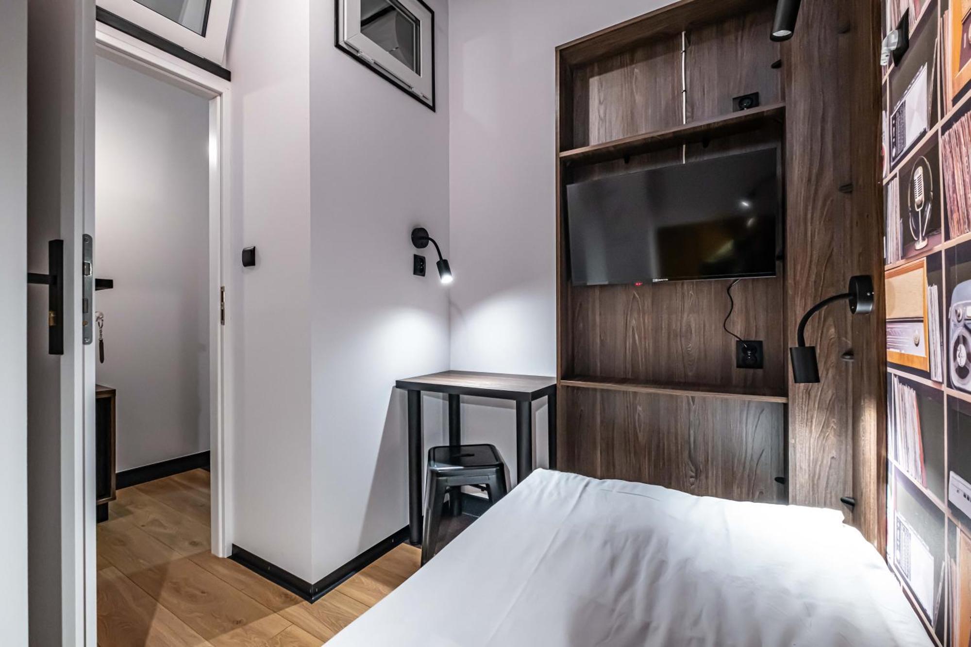 Vola Hostel Warschau Buitenkant foto