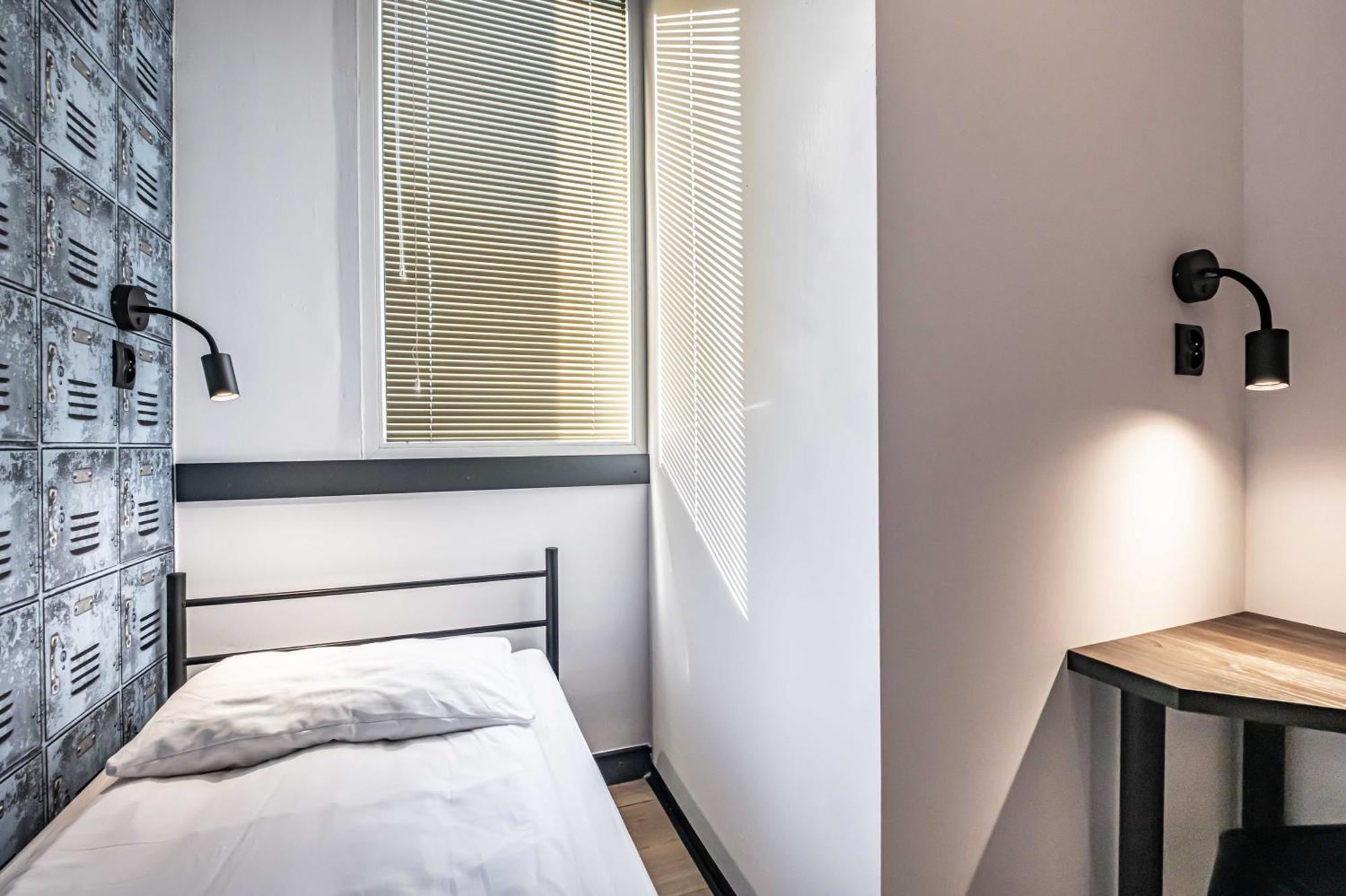 Vola Hostel Warschau Buitenkant foto