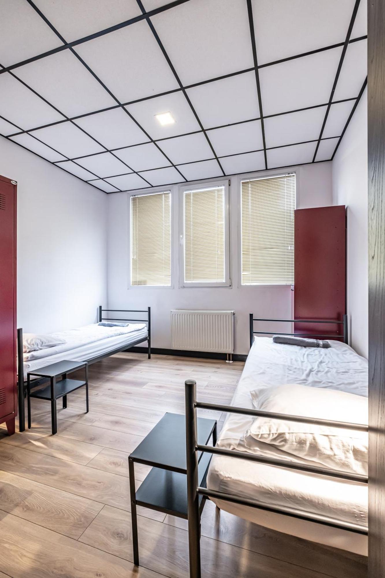 Vola Hostel Warschau Buitenkant foto