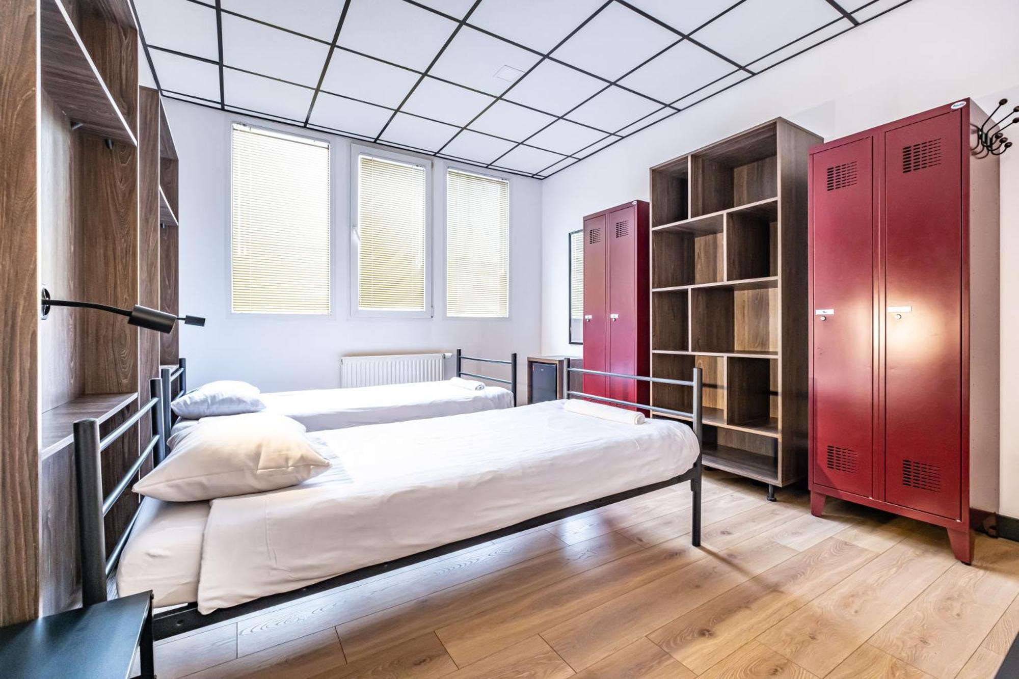 Vola Hostel Warschau Buitenkant foto